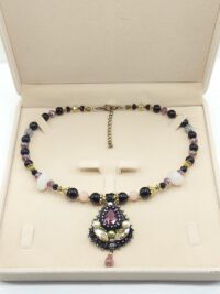 კულონი შავი ყვავილი ვარდისფერი აგატით