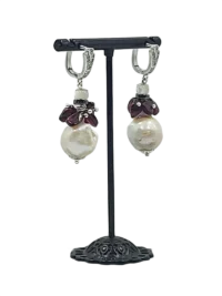 საყურე მარგალიტი და ძოწი