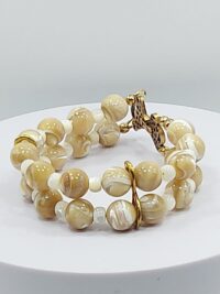 სამაჯური თეთრი და კრემისფერი სადაფი