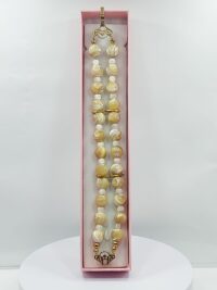 სამაჯური თეთრი და კრემისფერი სადაფი